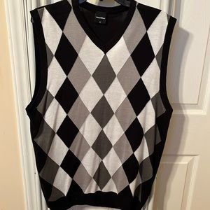 Regal Wear Sweater Vest Argyle Pattern 100% Acrylic Black& Grey Size XL NWOT